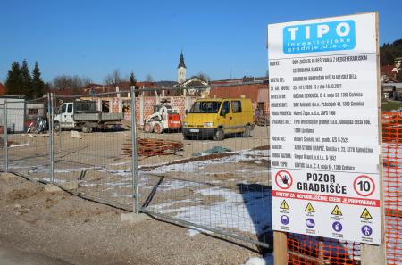 GRADBIŠČE CENTRA ZAŠČITE IN REŠEVANJA RAKEK 07 FOTO LJUBO VUKELIČ